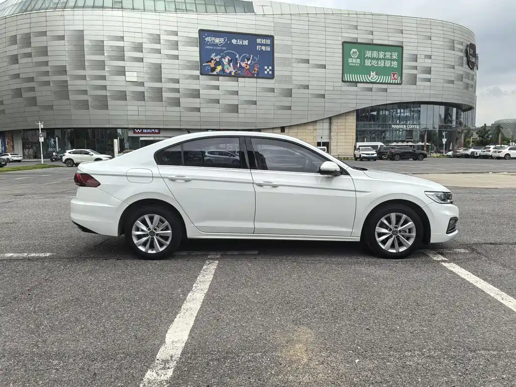 Volkswagen Bora 2023