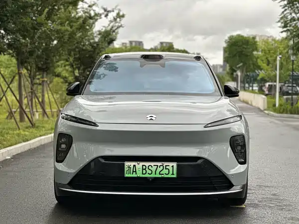 NIO ES8 2023