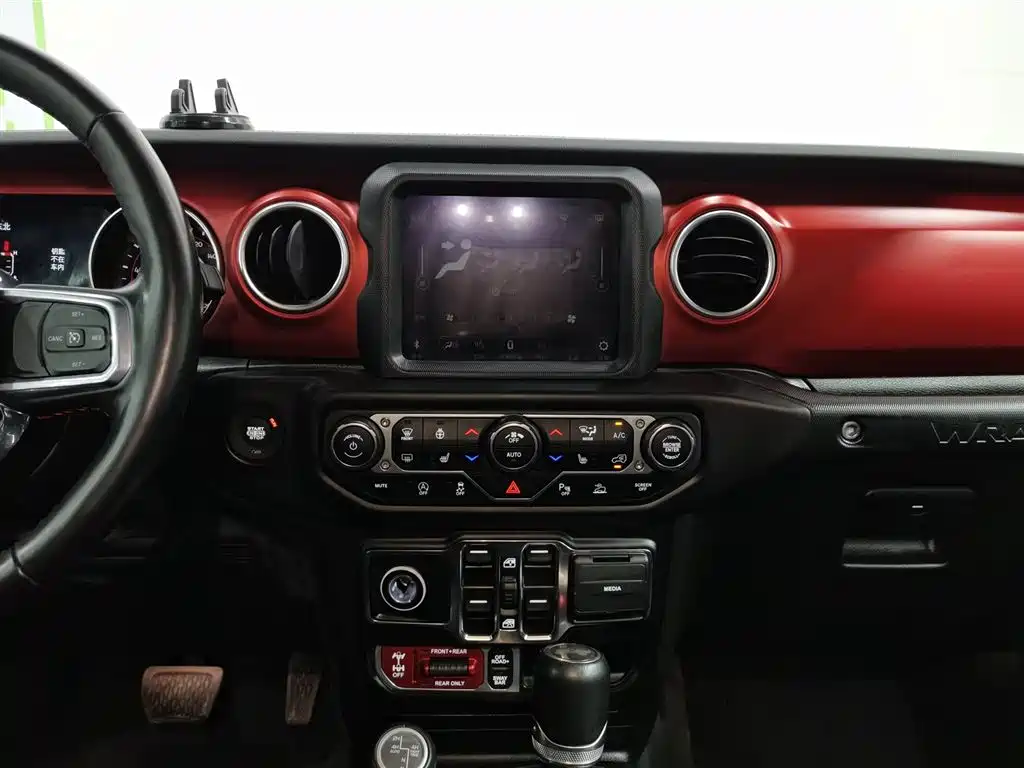 Jeep Wrangler 2024 — фото 12