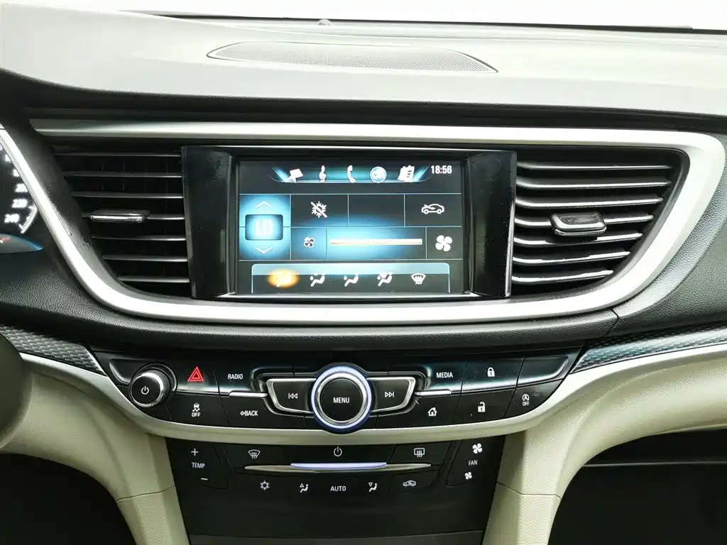 Buick Excelle 2019 — фото 12