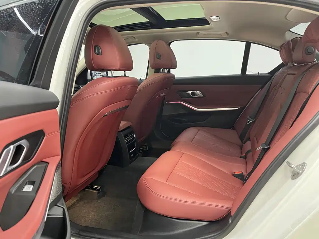 BMW 3 Series 2023 — фото 12