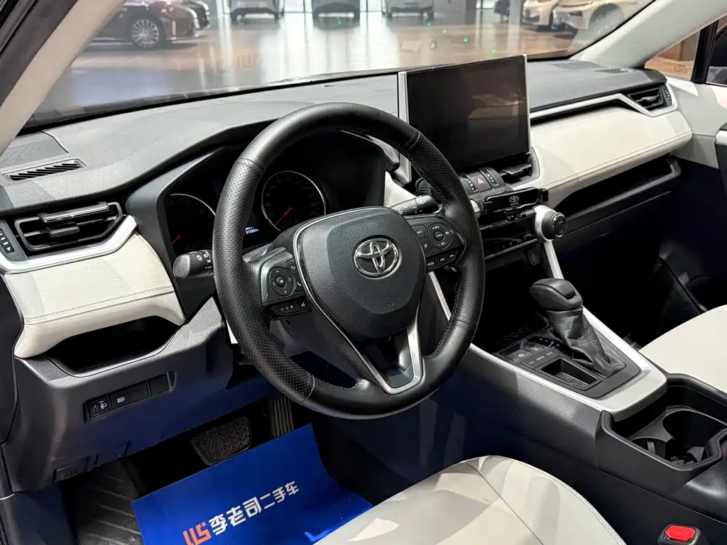 Toyota Wildlander 2021 — фото 12