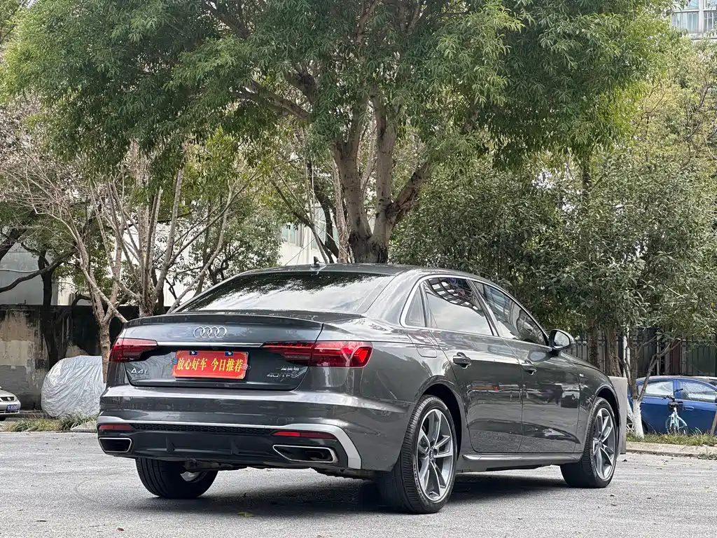 Audi A4L 2022 — фото 7