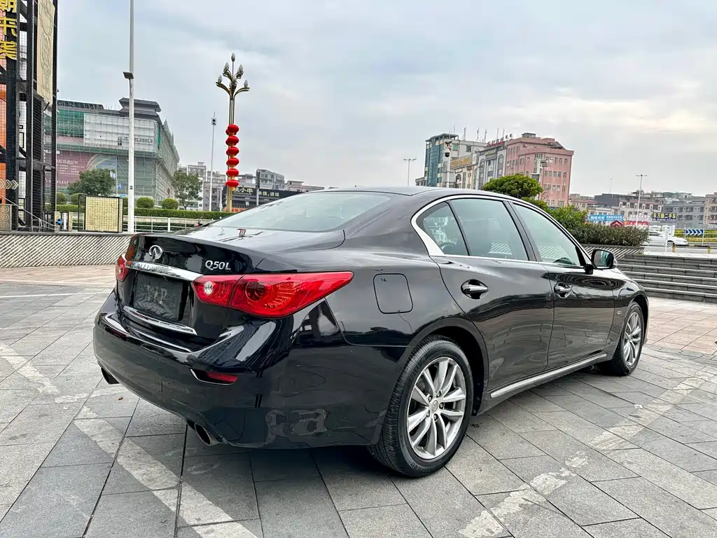 Infiniti Q50L 2016 — фото 15