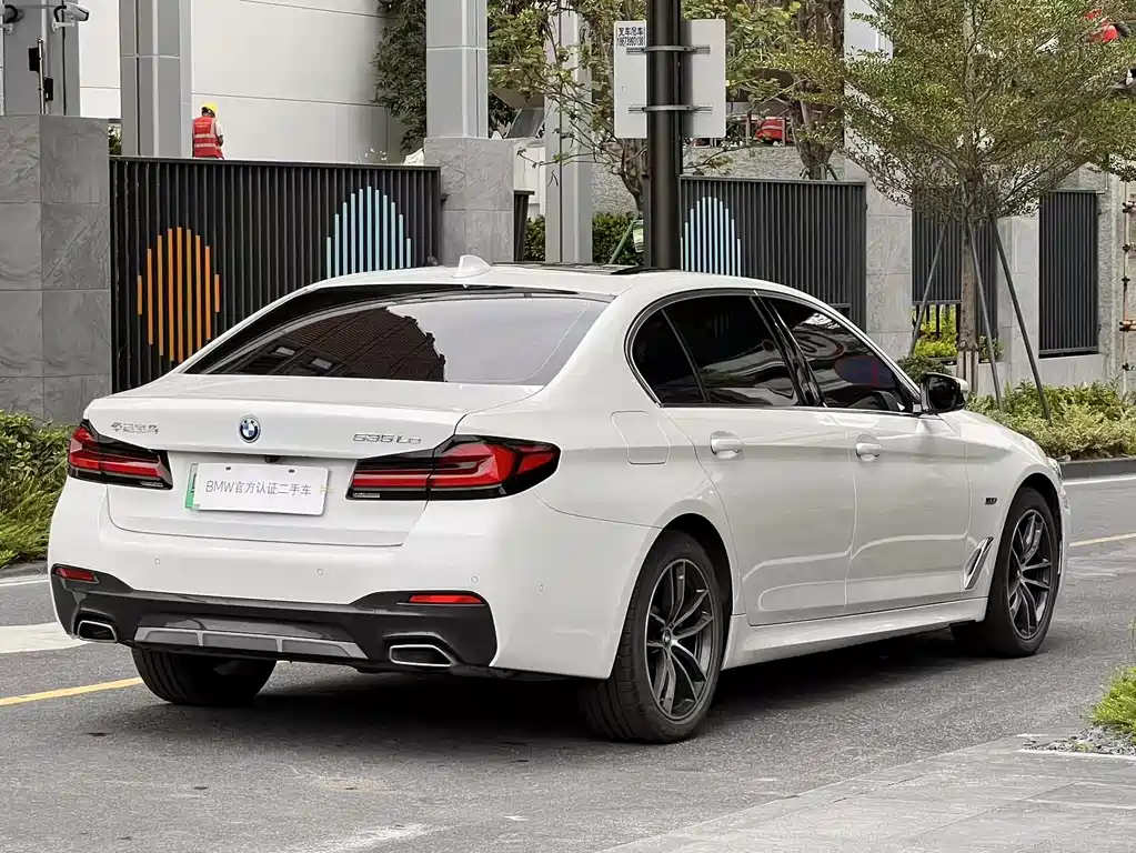 BMW 5 Series New Energy 2022 — фото 4