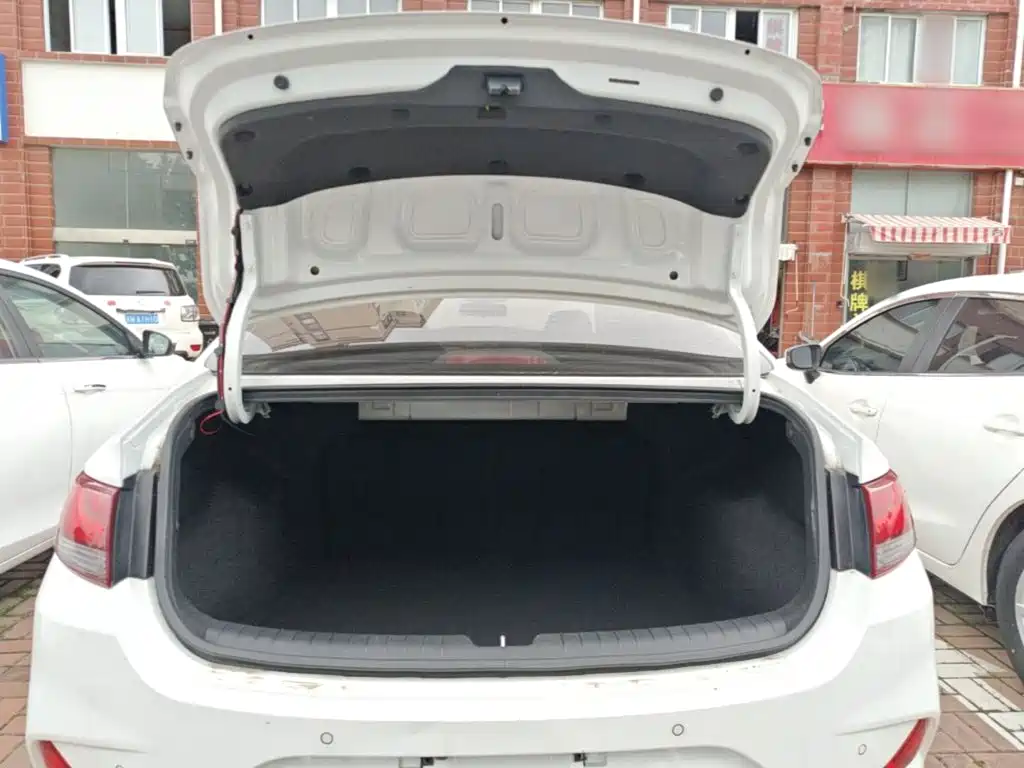 Hyundai Elantra 2021 — фото 19