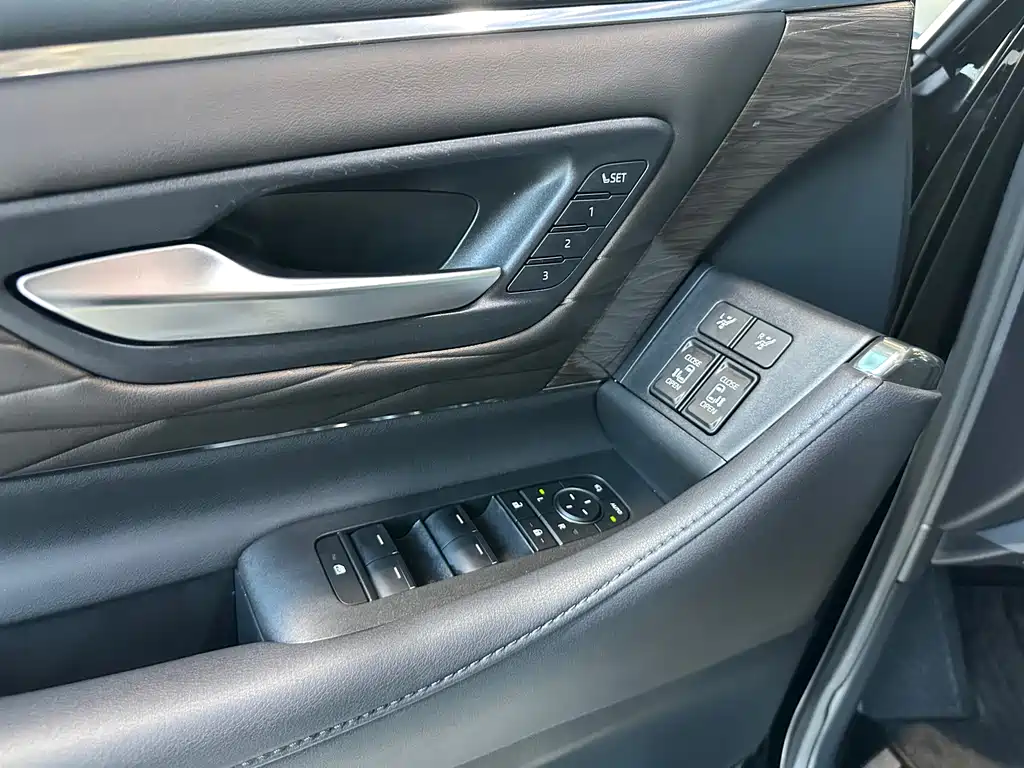 Toyota Wilfa 2024 — фото 10