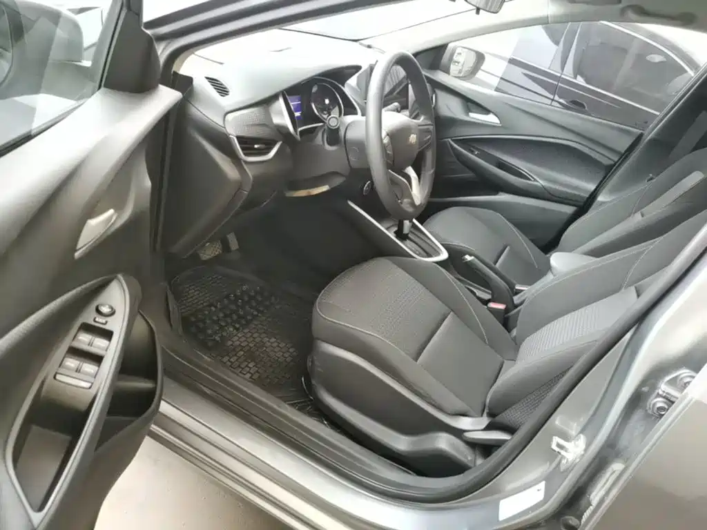 Chevrolet Cavalier 2020 — фото 16