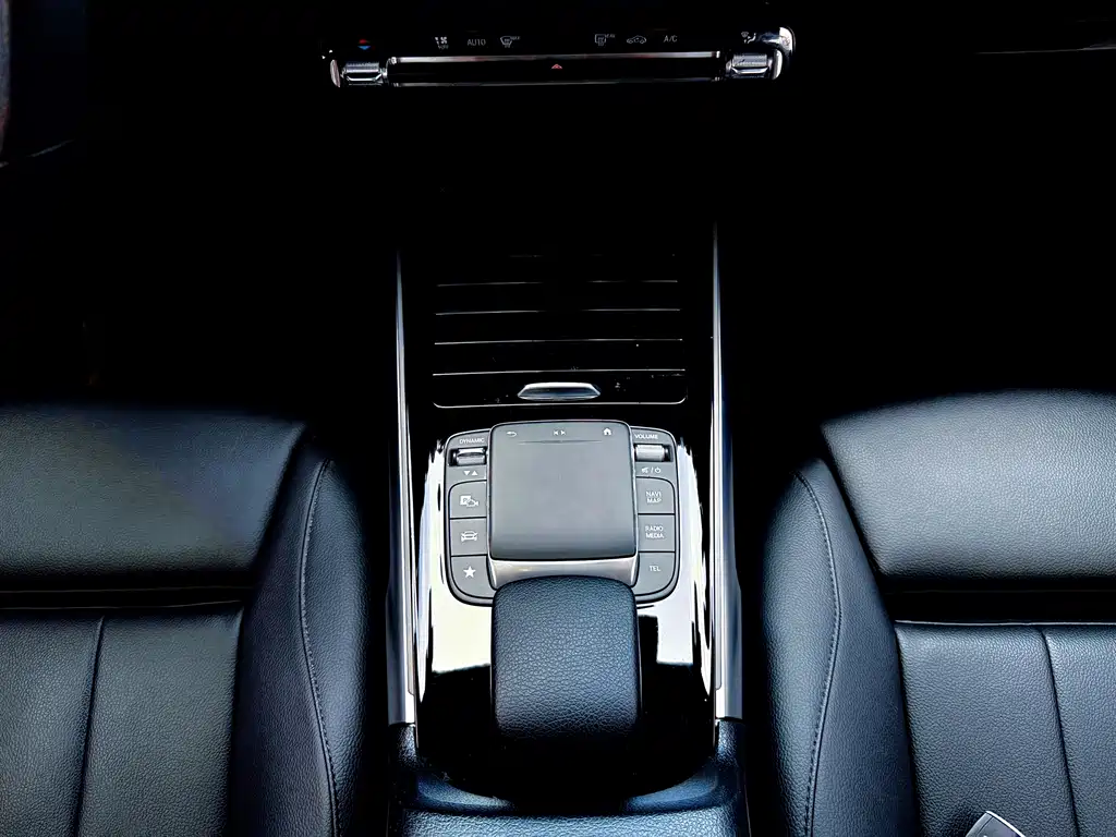 Mercedes-Benz GLB 2021 — фото 23