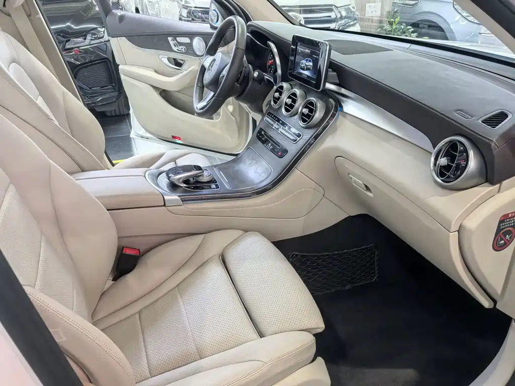 Mercedes-Benz GLC 2016 — фото 11