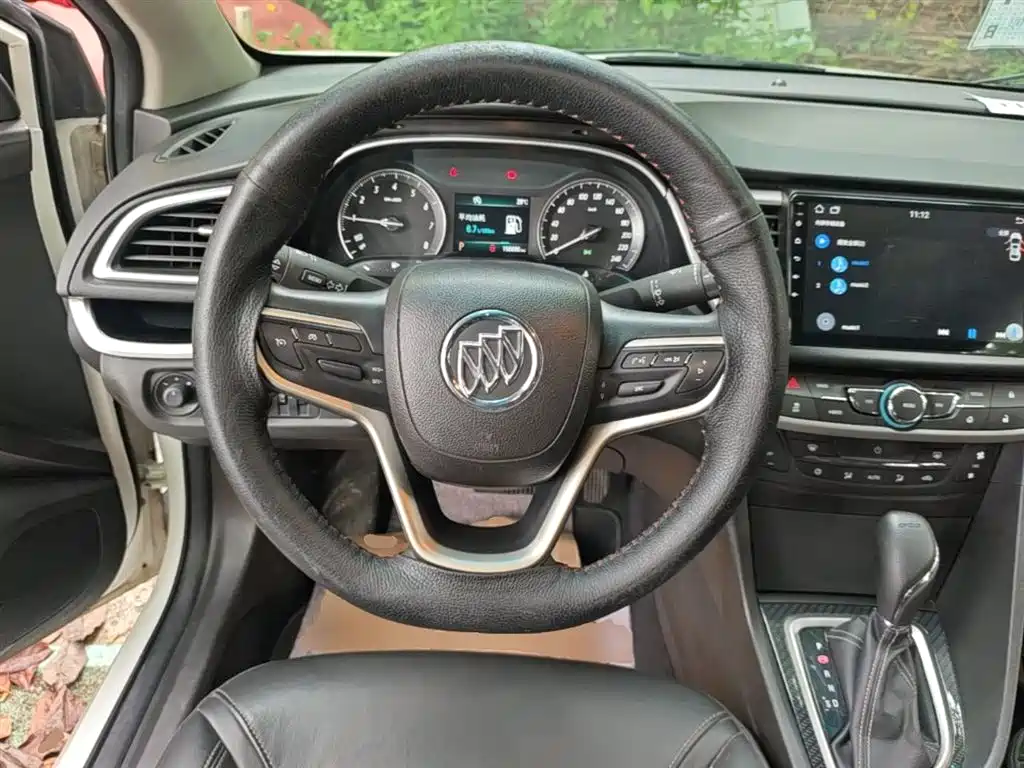Buick Excelle 2015 — фото 11