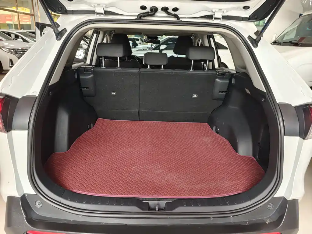 Toyota RAV4 2022 — фото 11