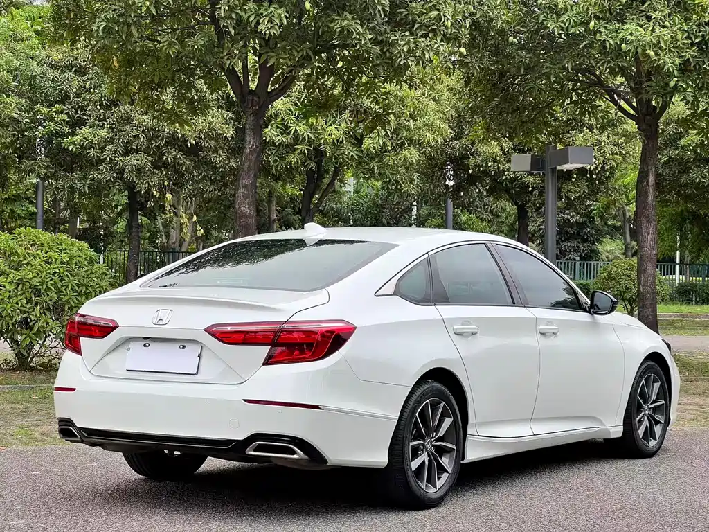 Honda Inspire 2022 — фото 16
