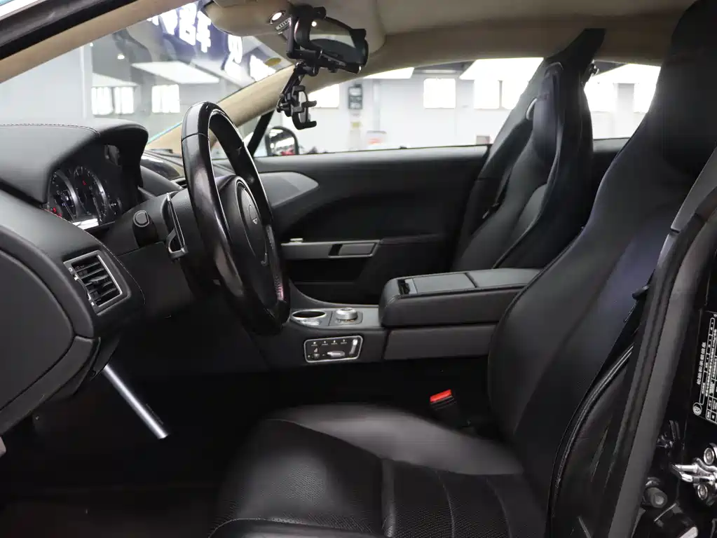 Aston Martin Rapide 2014 — фото 18