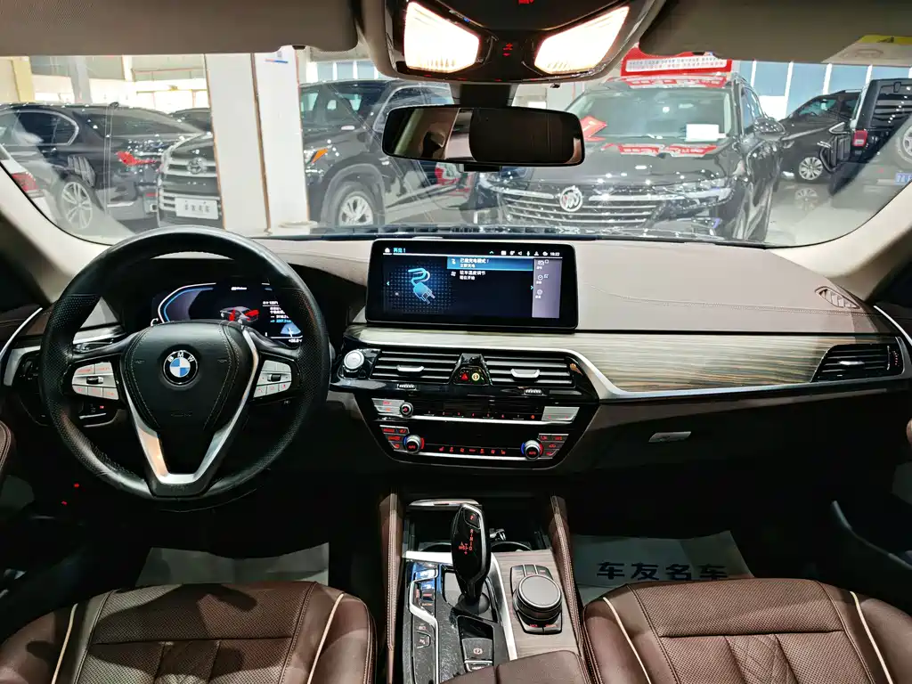 BMW 5 Series New Energy 2021 — фото 8