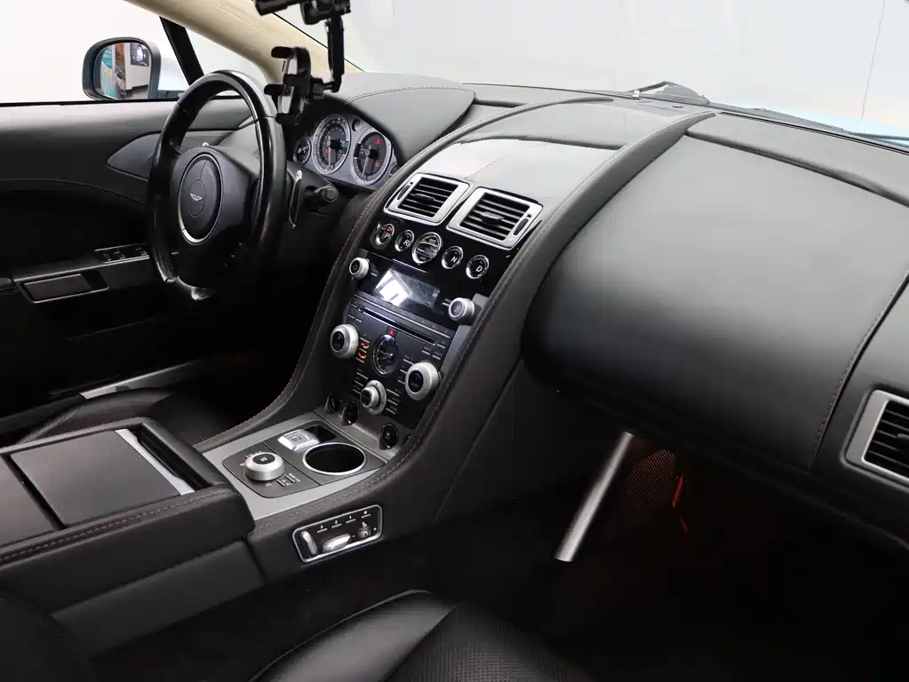 Aston Martin Rapide 2014 — фото 24