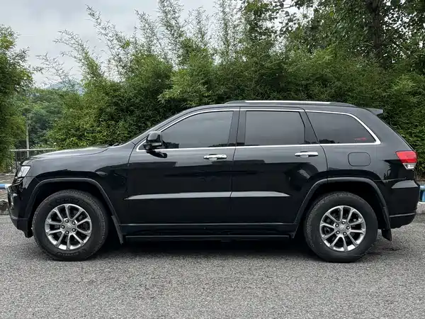 Jeep Grand Cherokee 2016