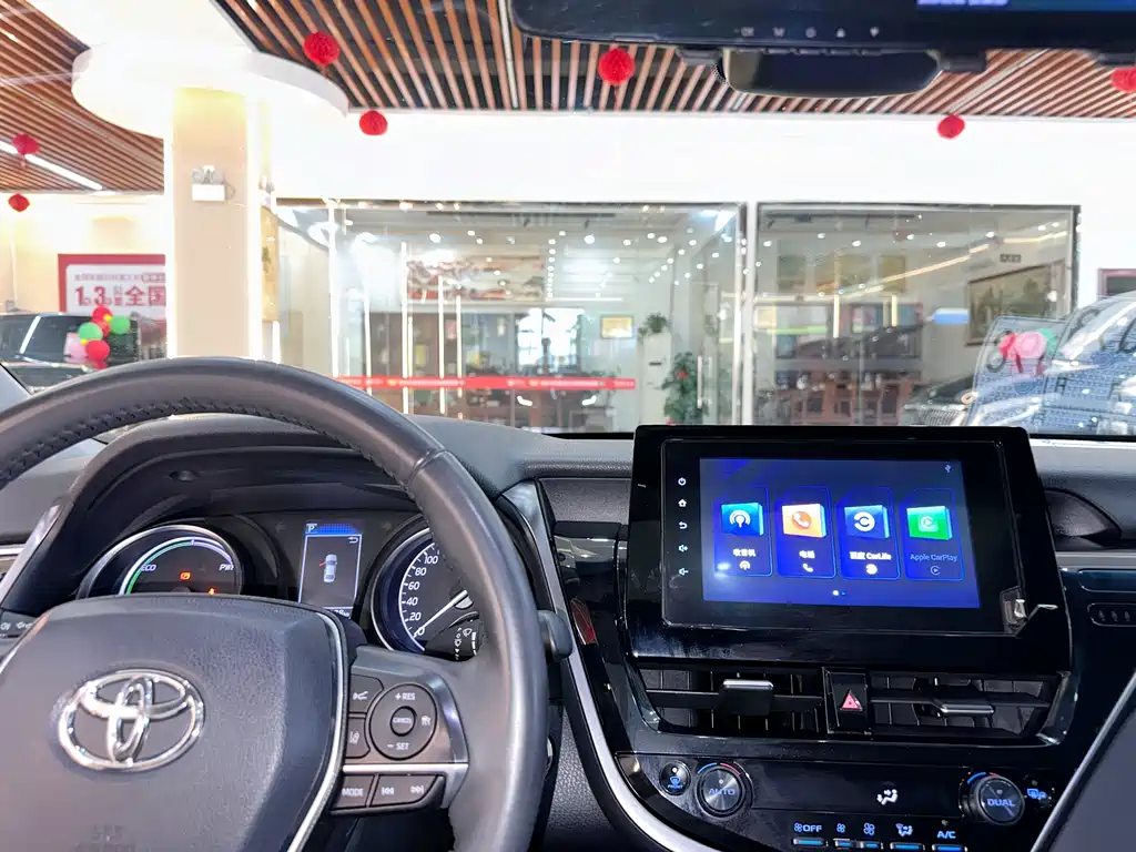 Toyota Camry 2022 — фото 10