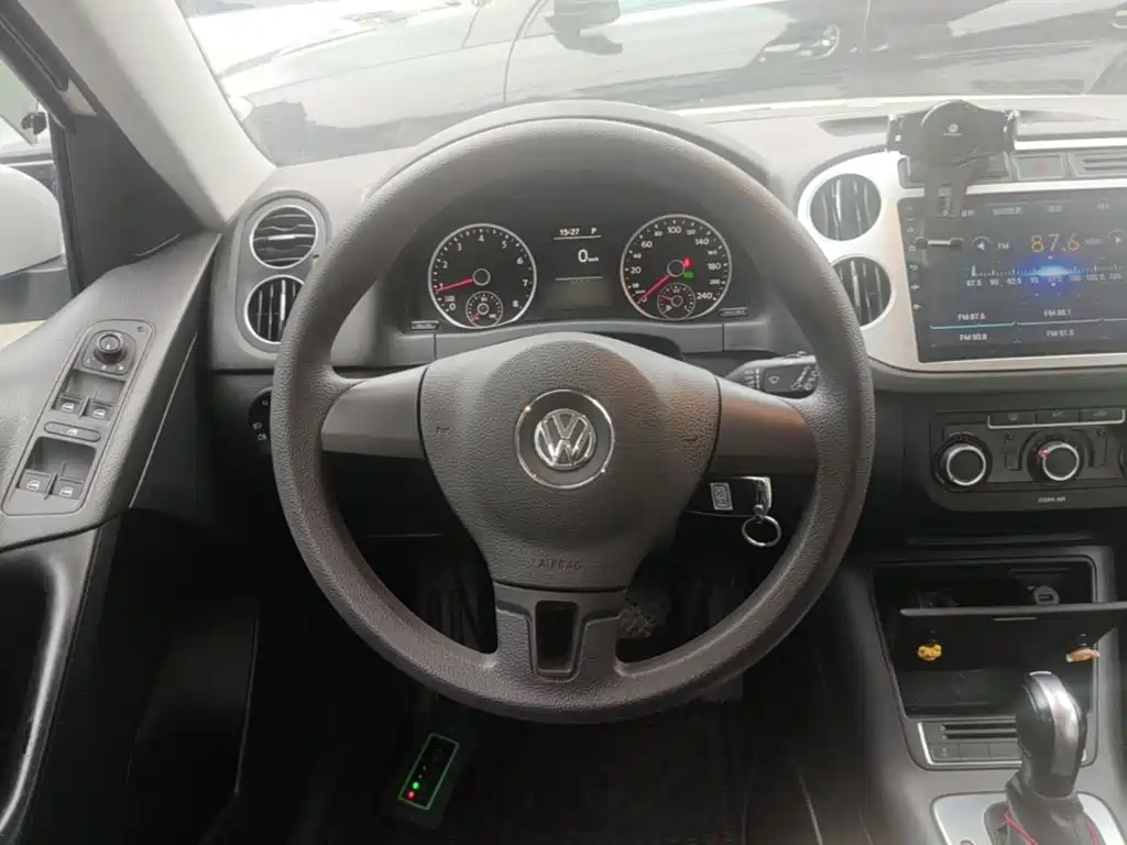 Volkswagen Tiguan 2017 — фото 11