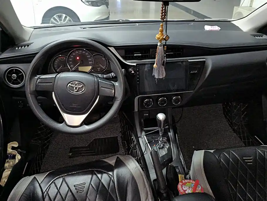 Toyota Corolla 2018 — фото 12