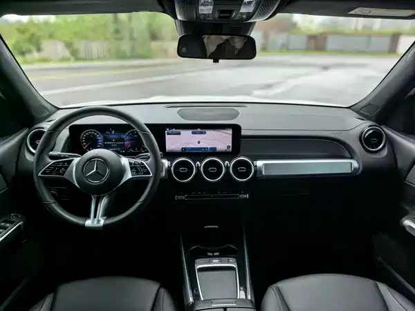 Mercedes-Benz GLB 2024