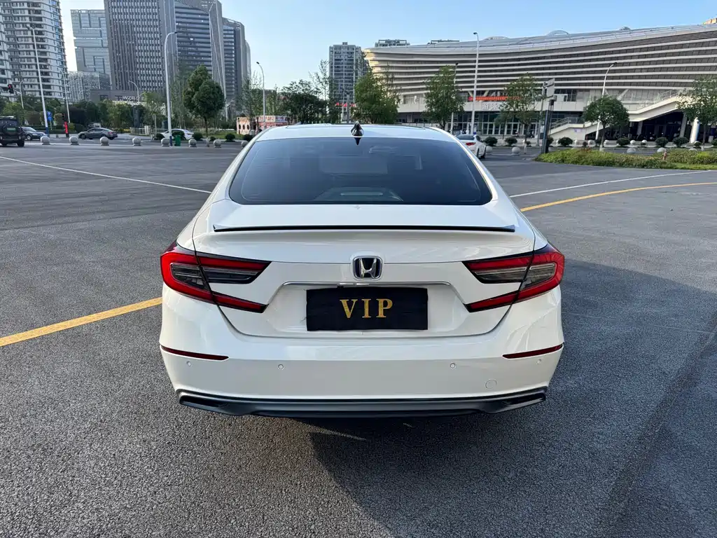 Honda Accord 2022 — фото 16