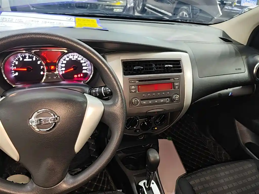 Nissan Livina 2016 — фото 10