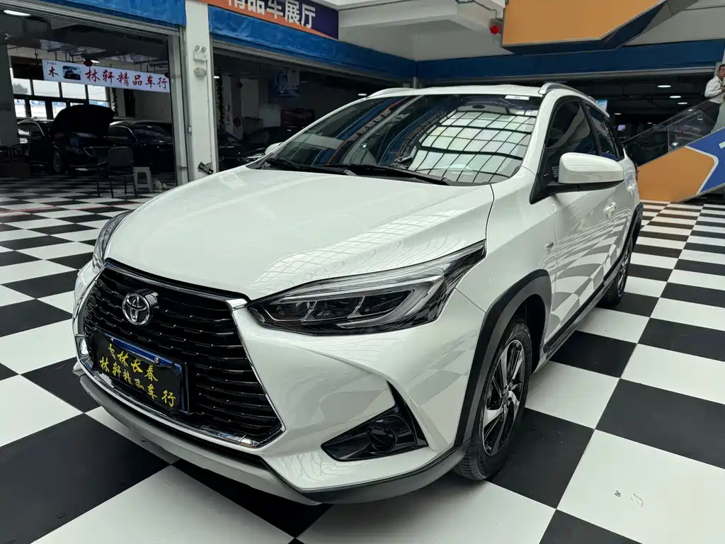 Toyota Yaris L 2023