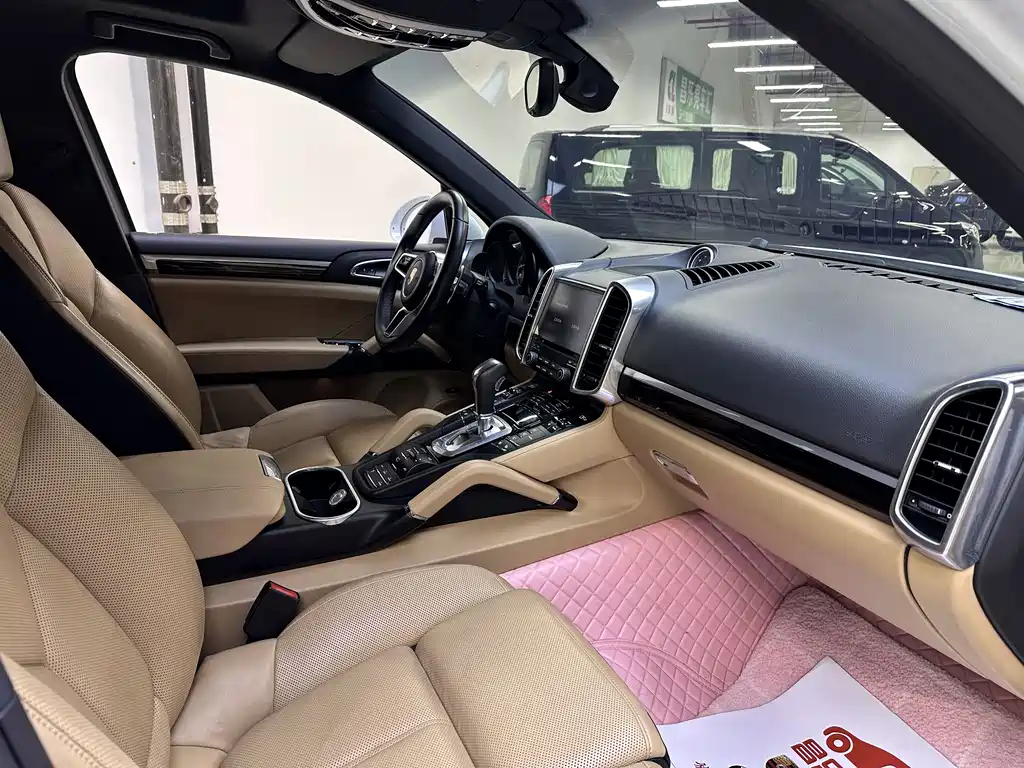 Porsche Cayenne Hybrid 2018 — фото 18
