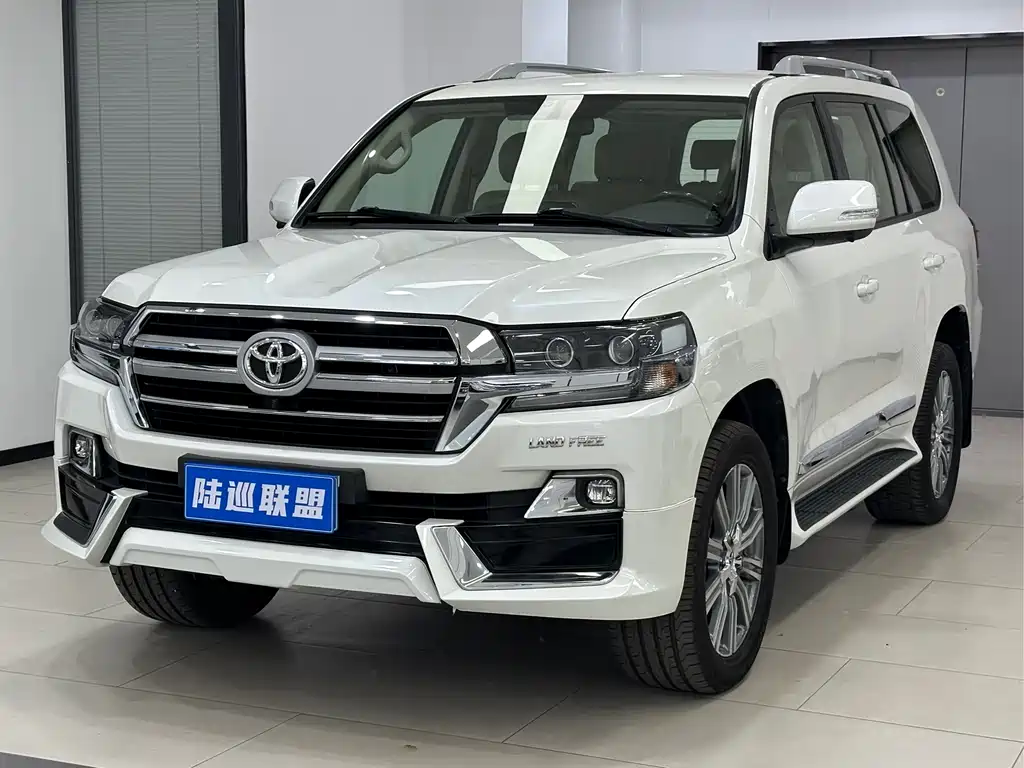 Toyota Land Cruiser 2020 — фото 1