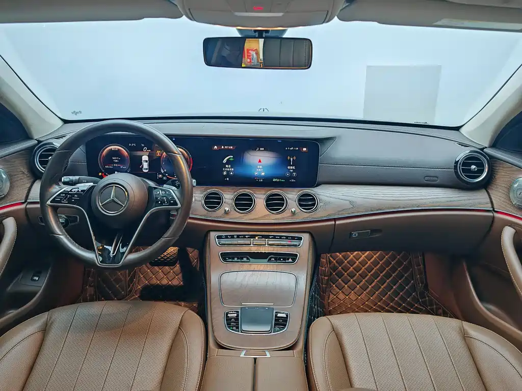 Mercedes-Benz E-Class 2023 — фото 15