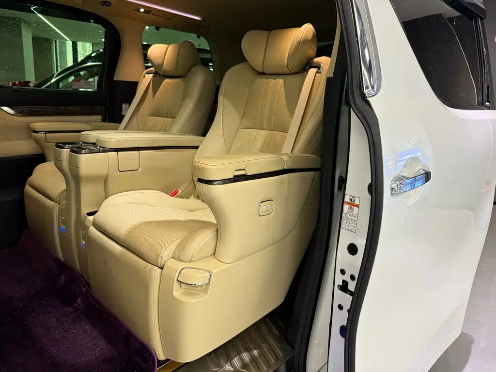 Toyota Vellfire 2022 — фото 12