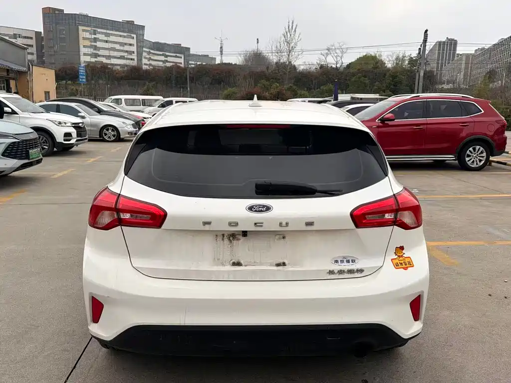 Ford Focus 2019 — фото 10