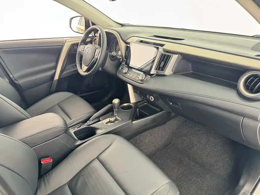 Toyota RAV4 2015 — фото 9