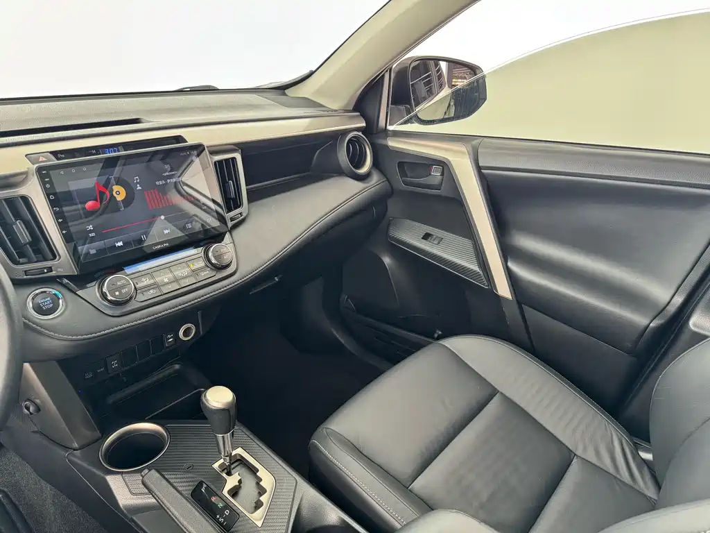 Toyota RAV4 2015