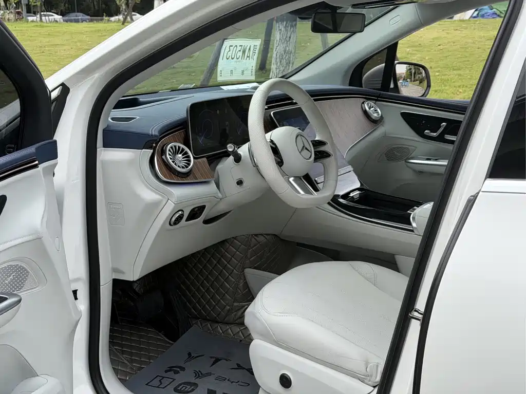 Mercedes-Benz EQE SUV 2023