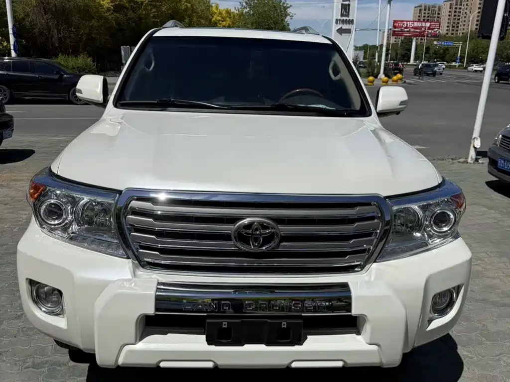 Toyota Land Cruiser 2018 — фото 1