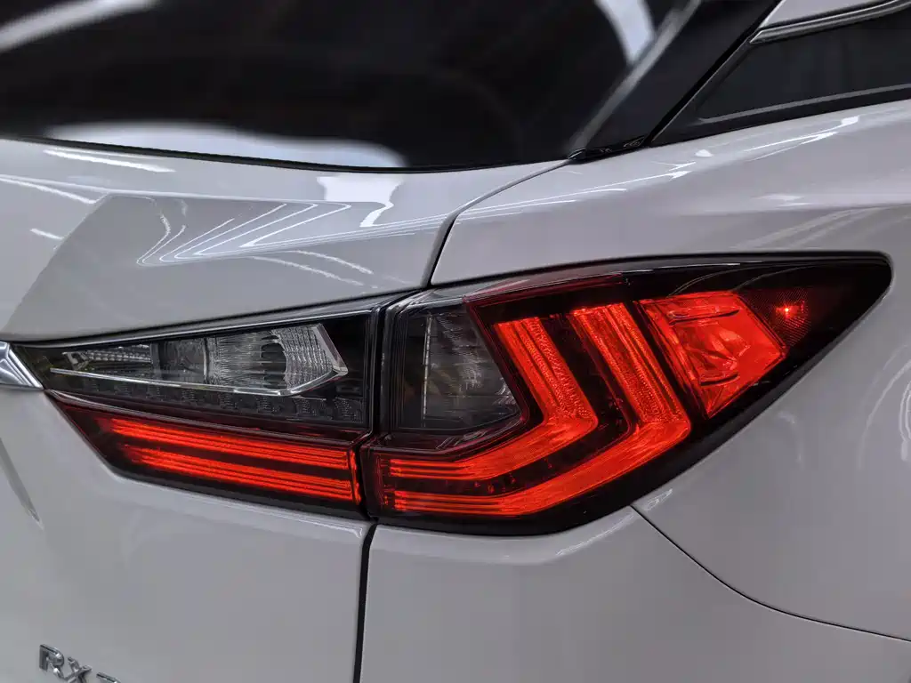 Lexus RX 2018 — фото 35