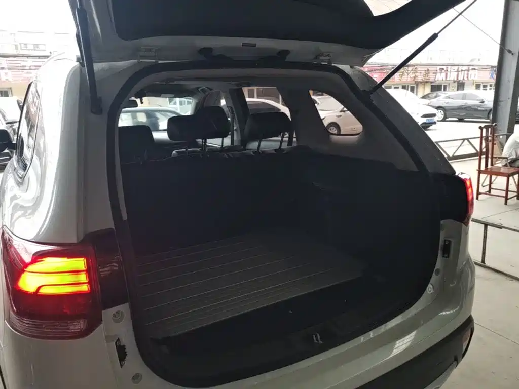 Mitsubishi Outlander 2018 — фото 19