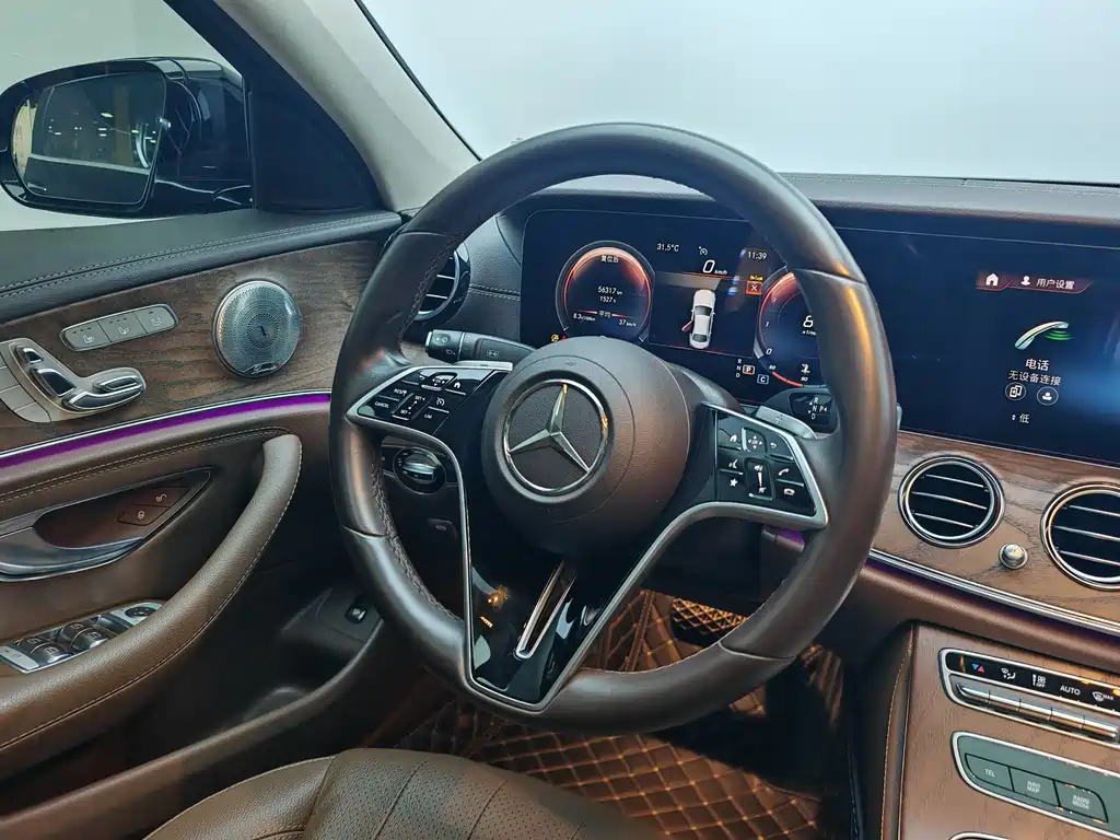 Mercedes-Benz E-Class 2023 — фото 16