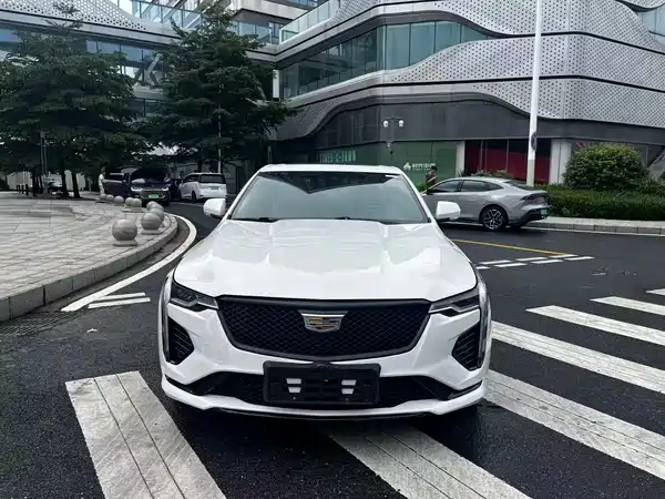 Cadillac CT4 2021