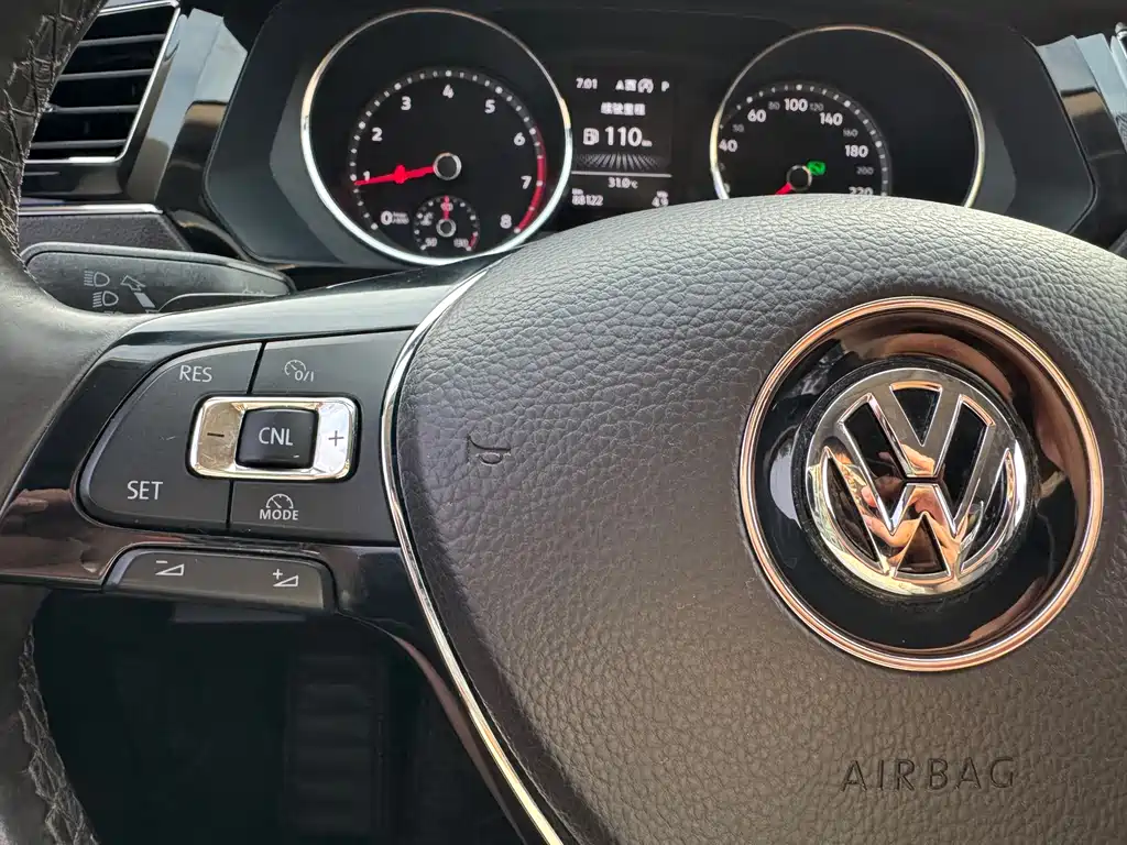 Volkswagen Tiguan L 2018 — фото 15
