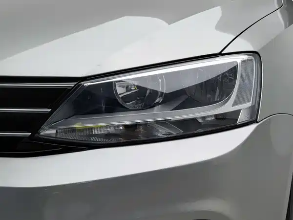 Volkswagen Sagitar 2018