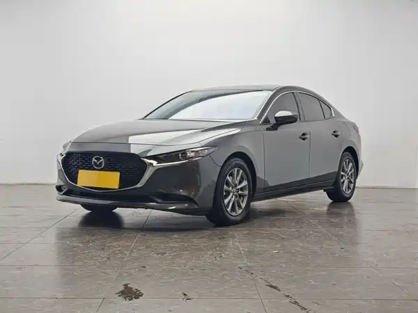 Mazda 3 Axela 2024