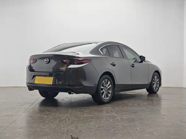 Mazda 3 Axela 2024