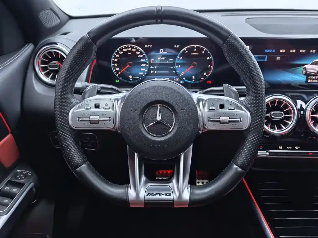Mercedes-Benz GLB AMG 2023 — фото 13