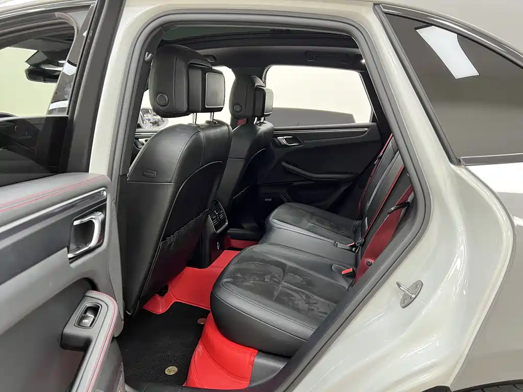 Porsche Macan 2020 — фото 17