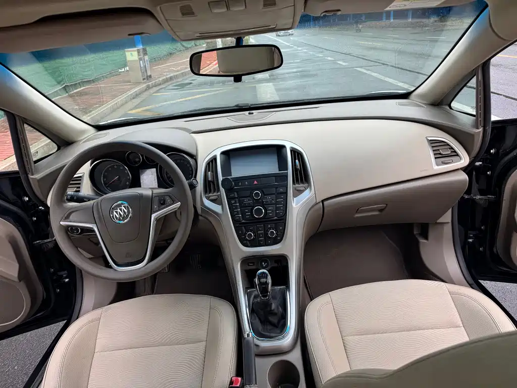 Buick Excelle 2014 — фото 11