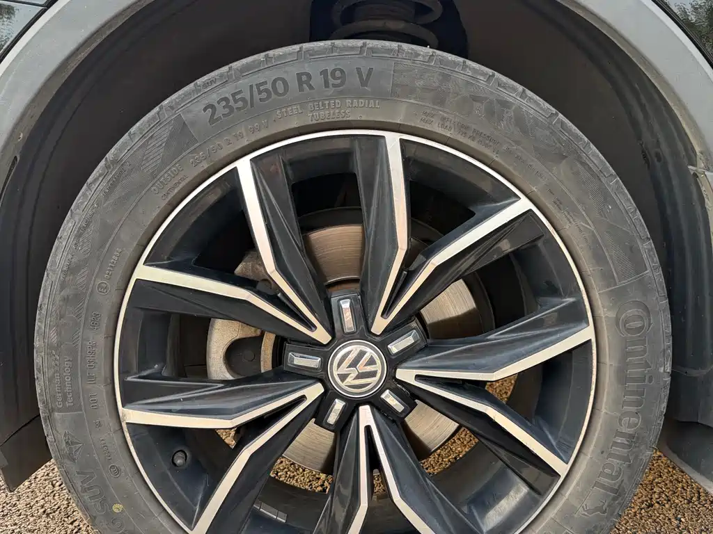Volkswagen Tiguan L 2018 — фото 33