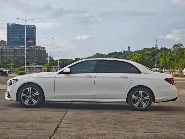 Mercedes-Benz E-Class 2016